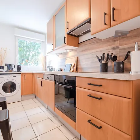 Cia - Flat With Balcony In East Paris, Buttes Chaumont *