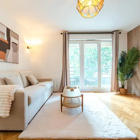 Apartment Cia - Flat With Balcony In East Paris, Buttes Chaumont Paris