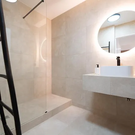 Cia - Flat With Balcony In East Paris, Buttes Chaumont * Paris